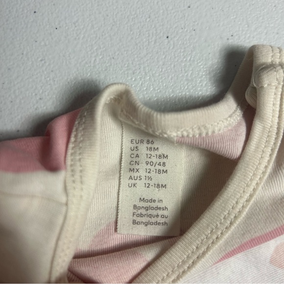 Pink and White Heart Patterned Kids Onesies Set of 2 Size 18 Months - Picture 6 of 7